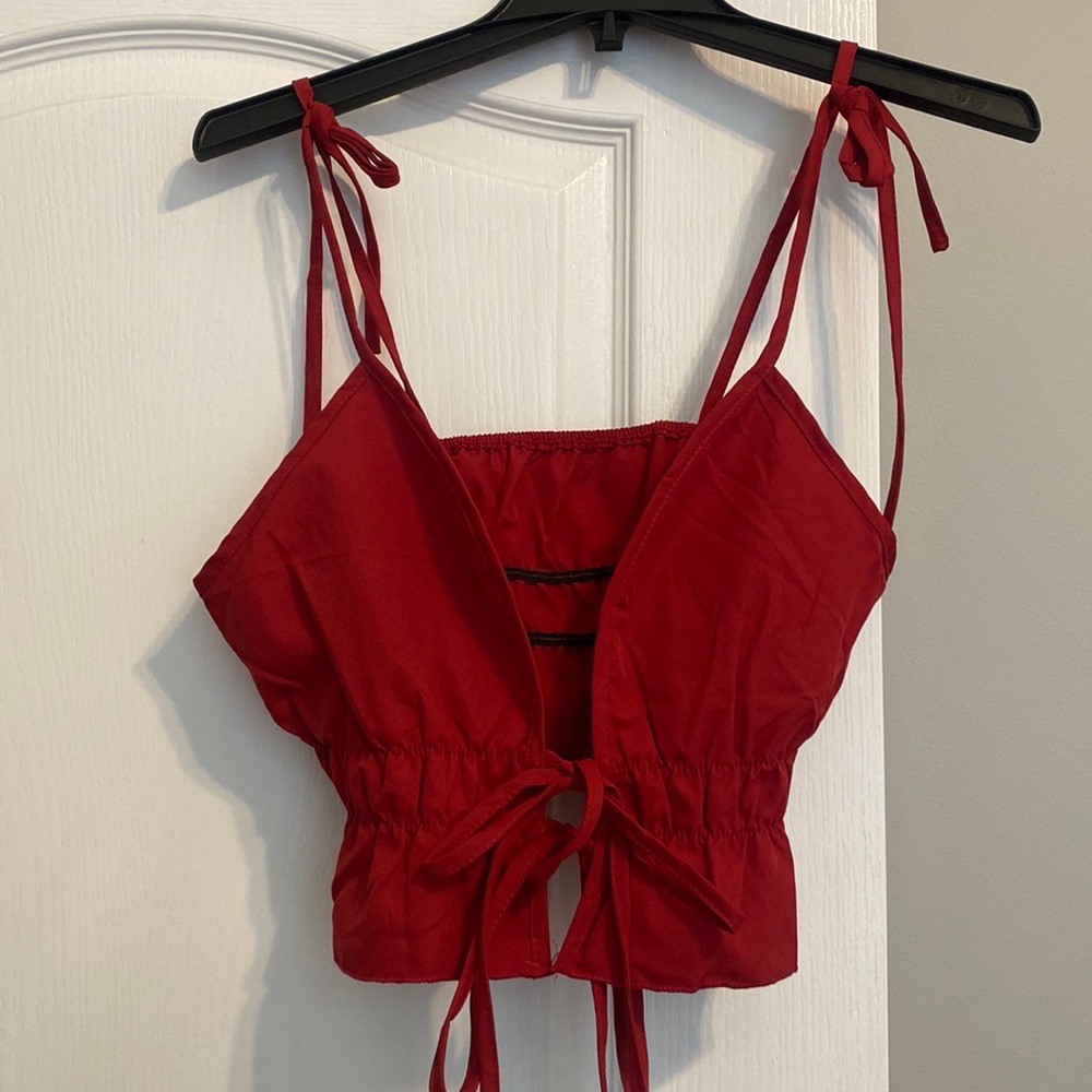 Red tank top/ cropped